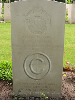 Grave 4.Z.7 Flying Officer M.H.Frank, Bomb Aimer, Halifax NA240 Z5-V, Berlin 1939-1945 War Cemetery (462 Squadron)